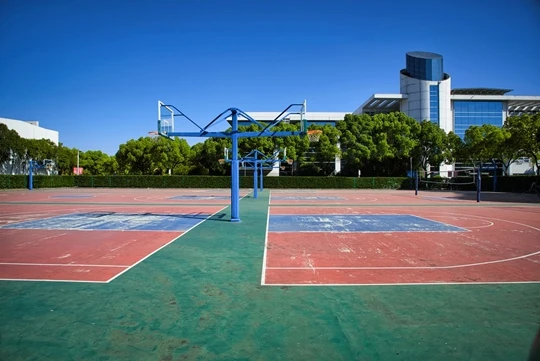 “上海建设管理职业技术学院青浦校区篮球场”